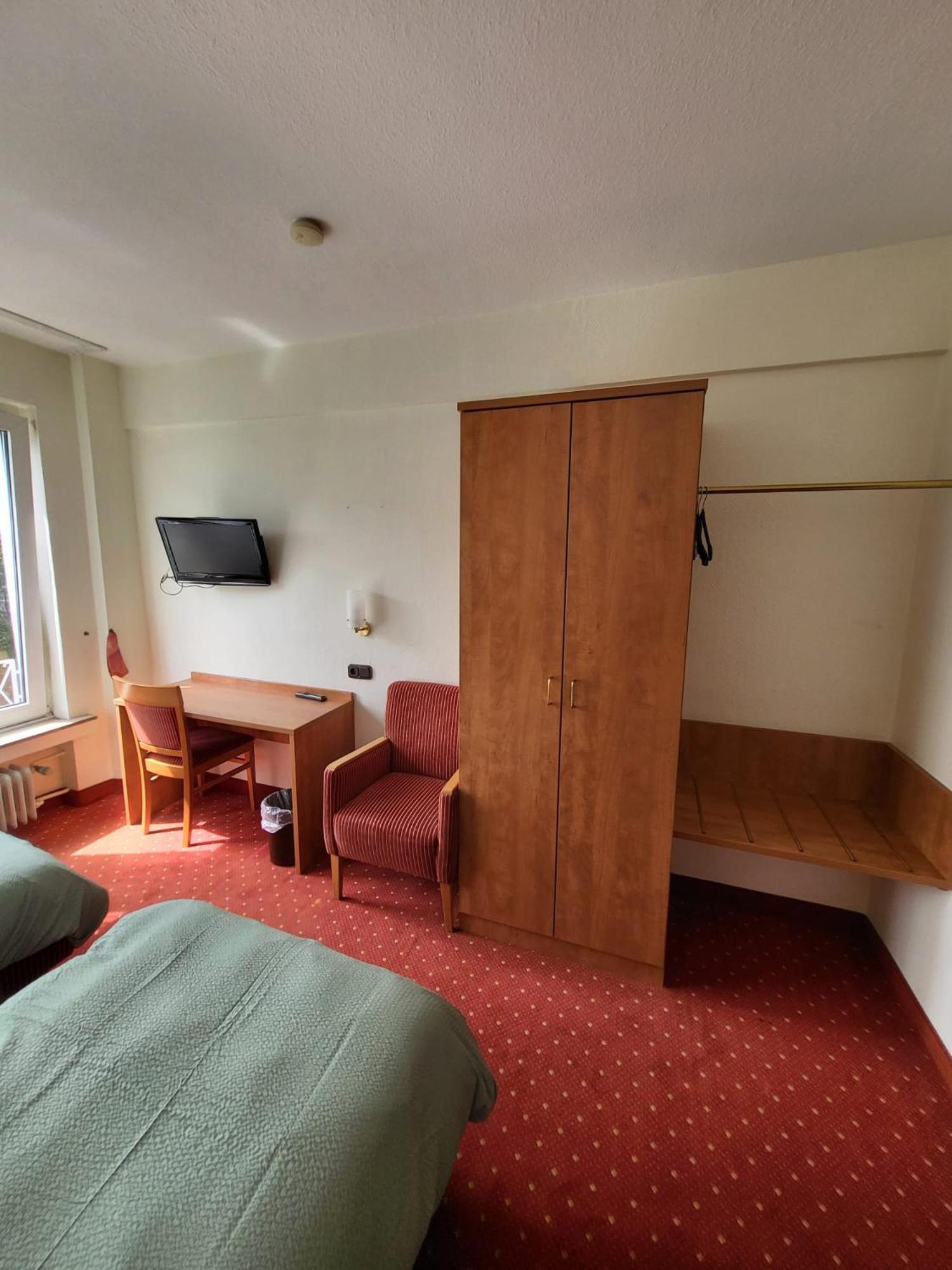 Sun Hotel Essen Bagian luar foto