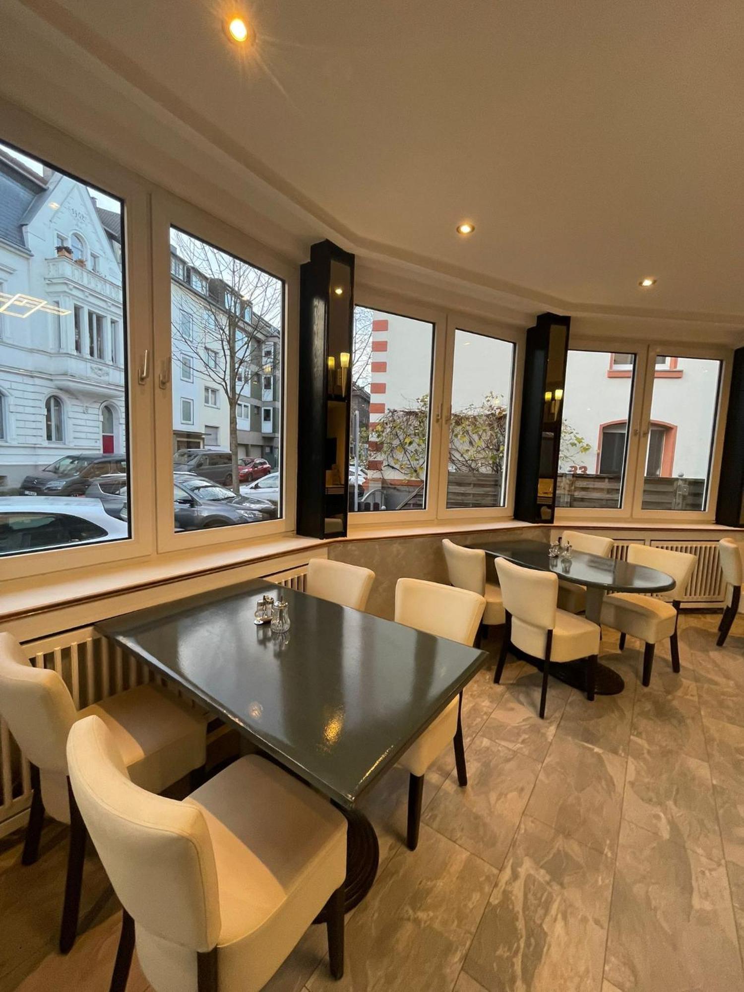 Sun Hotel Essen Bagian luar foto