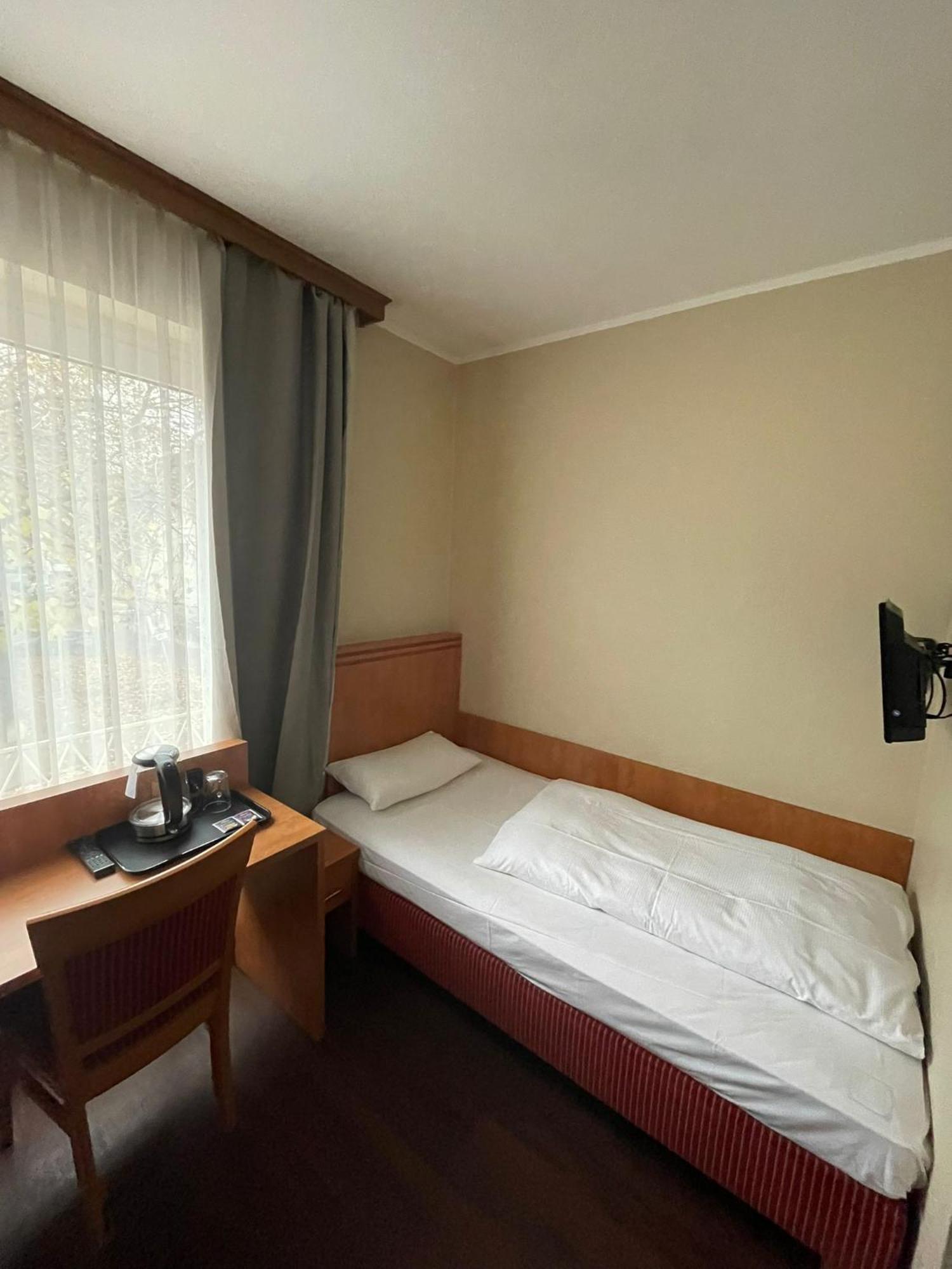 Sun Hotel Essen Bagian luar foto