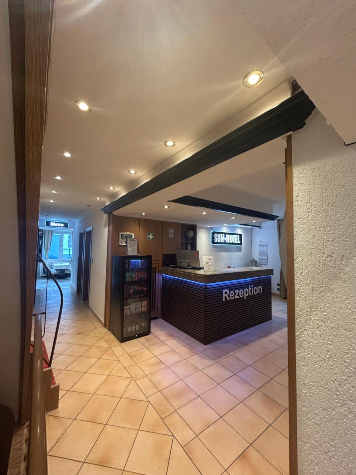 Sun Hotel Essen Bagian luar foto