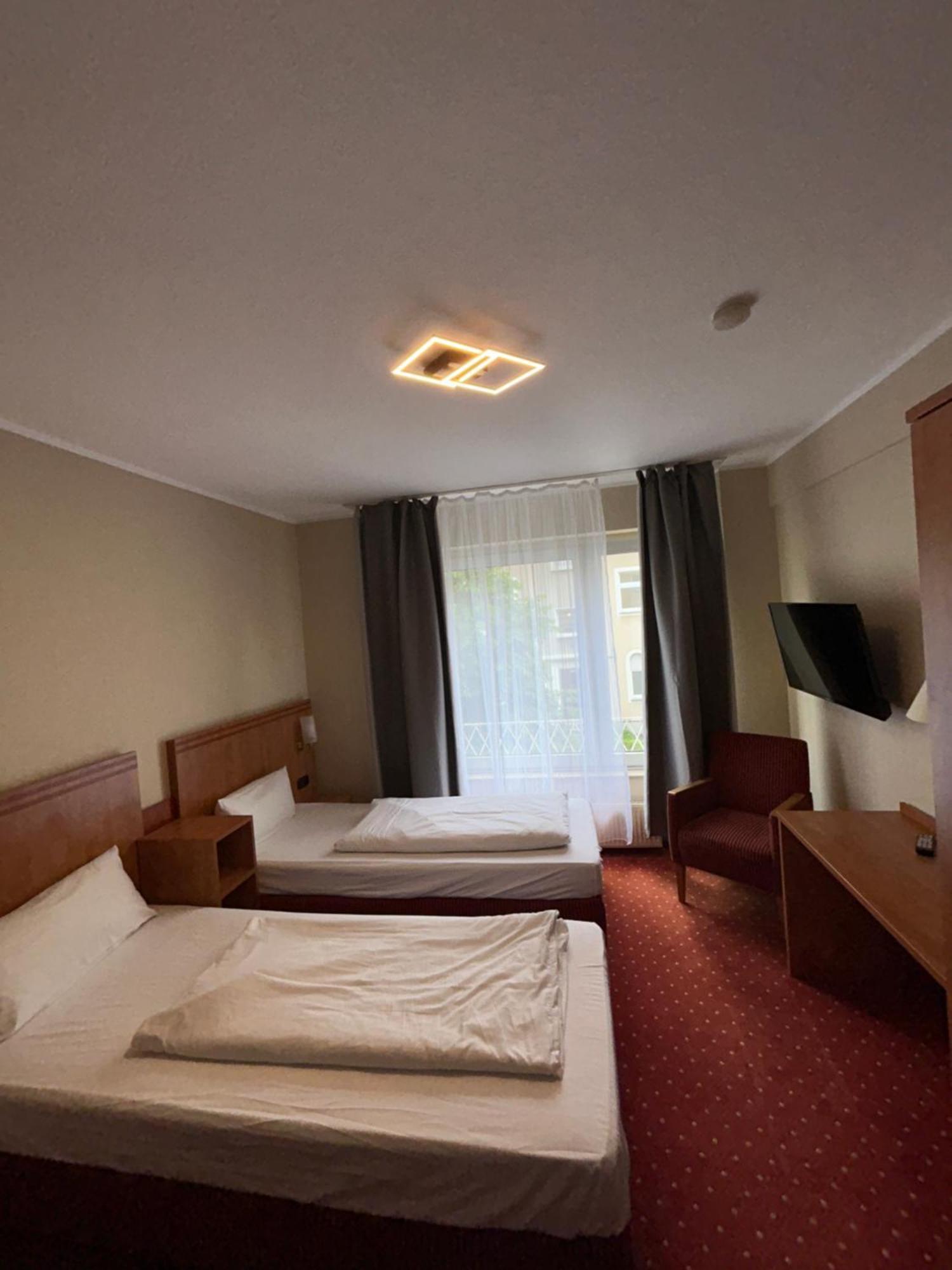 Sun Hotel Essen Bagian luar foto