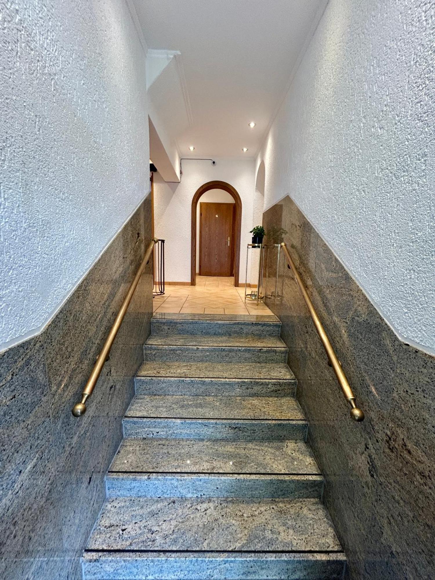 Sun Hotel Essen Bagian luar foto